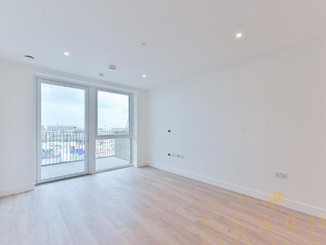 Flat for sale in Sudbury, Greater London
