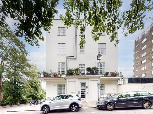Flat for sale in St. John's Wood, Greater London