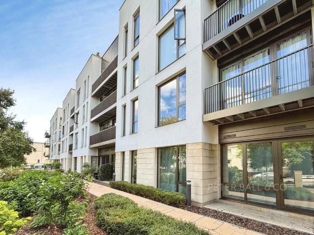 Flat for sale in Montpellier, Cheltenham