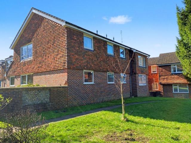 Flat for sale in Pachesham Park, Surrey