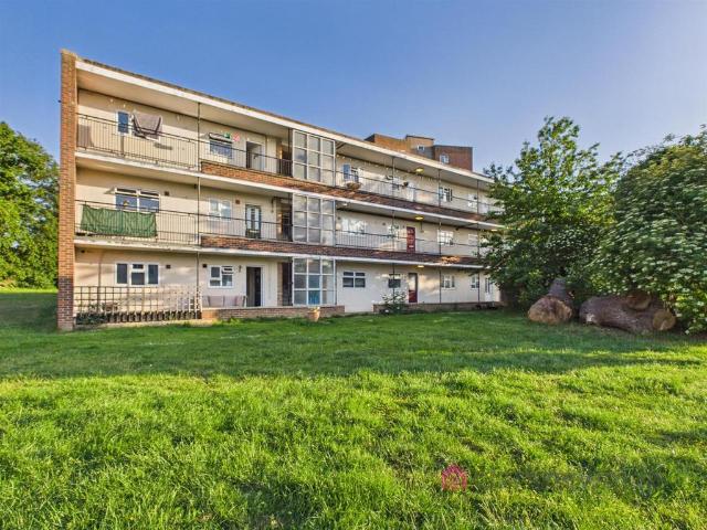 Flat for sale in Harlow, Essex