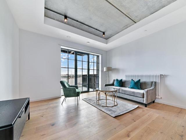 Flat for sale in Goodluck Hope, Blackwall