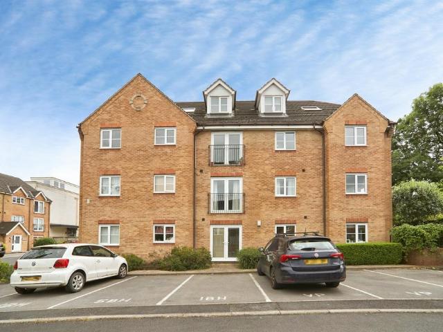 Flat for sale in Ben Rhydding, Ilkley