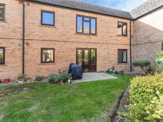 Flat for sale in Histon, South Cambridgeshire