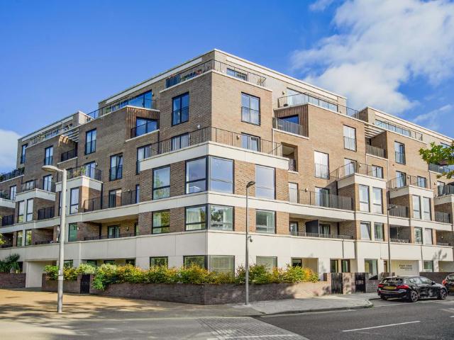 Flat for sale in Stratford Marsh, Greater London