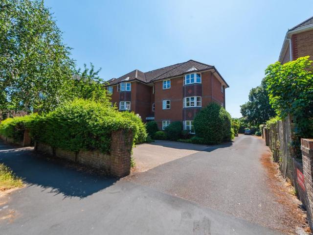 Flat for sale in Westwood Park, City Of Southampton