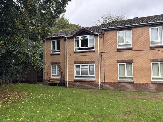Flat for sale in Glenfields, Pinfold