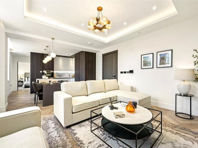 Flat for sale in London Borough of Southwark, Greater London