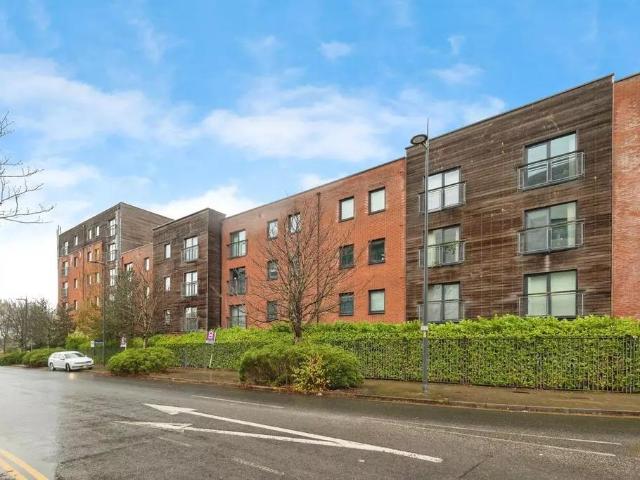 Flat for sale in Georgia, Greater Manchester