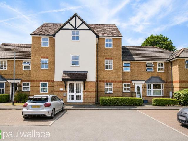 Flat for sale in Colliers End, Hertfordshire