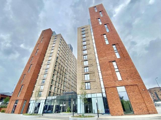 Flat for sale in Stretford, Trafford
