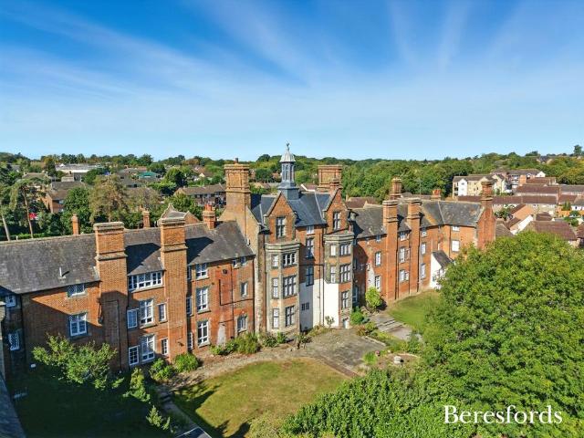 Flat for sale in Duton Hill, Essex