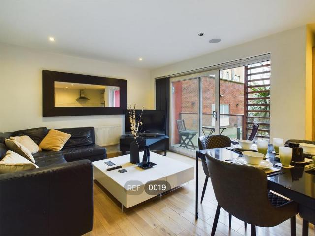 Flat for sale in Old Town, Hull
