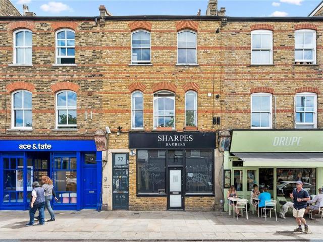 Flat for sale in Haggerston, Greater London