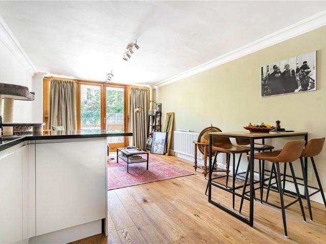 Flat for sale in Crouch Hall Park, Greater London