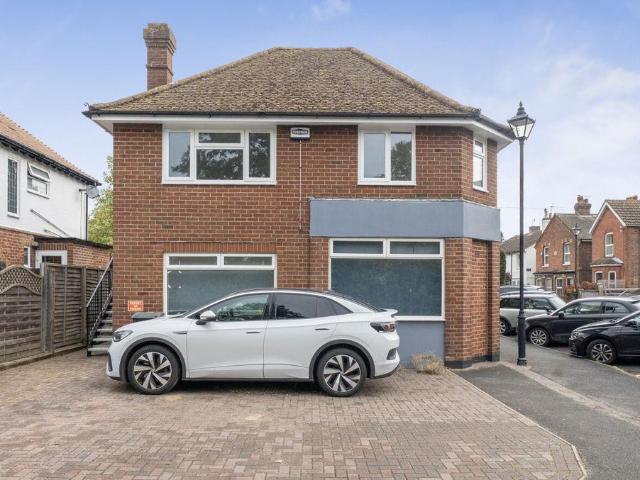 Flat for sale in Hildenborough, Tonbridge and Malling