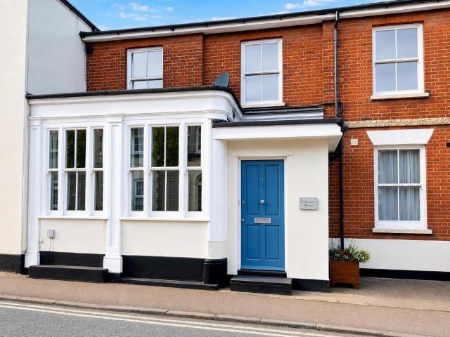 Flat for sale in Chedburgh, Suffolk