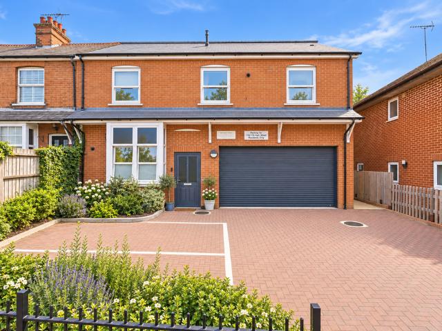 Flat for sale in Cotlandswick, St Albans