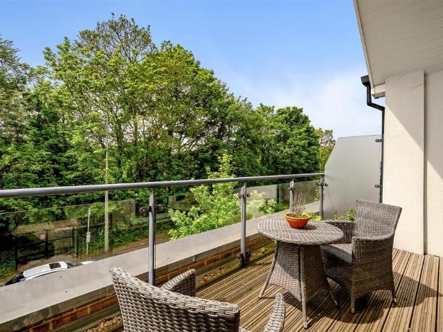 Flat for sale in Henley-on-Thames, Berrick Salome