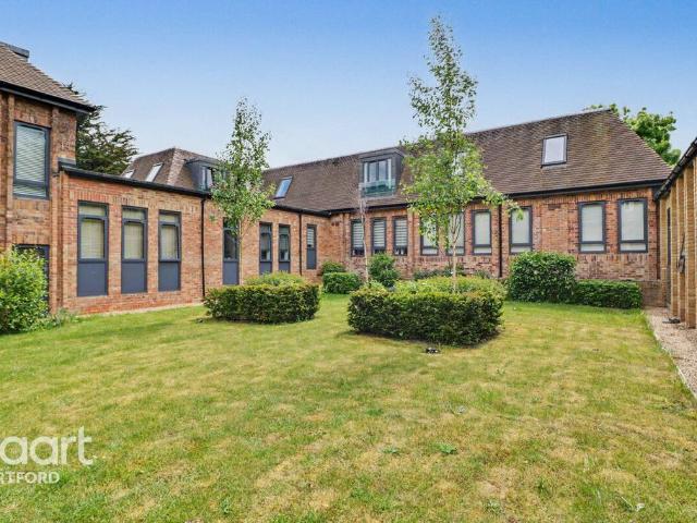 Flat for sale in Ash-cum-Ridley, The Butts