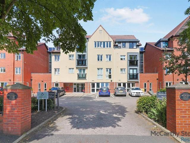 Flat for sale in Meols Cop, Southport