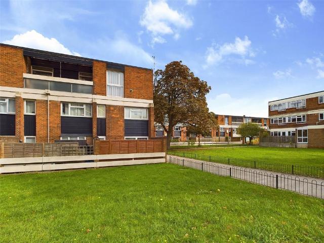 Flat for sale in Gloucester, Gloucestershire