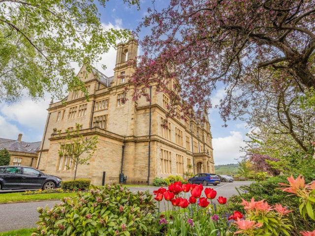 Flat for sale in Heath, Savile Park