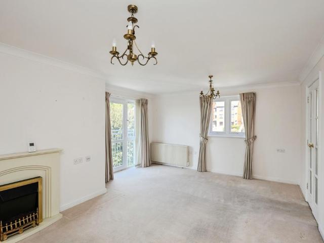 Flat for sale in Nangreaves, Wales