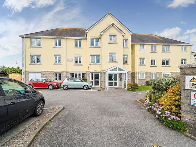 Flat for sale in Roseworthy, Cornwall