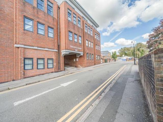 Flat for sale in Enborne, West Berkshire