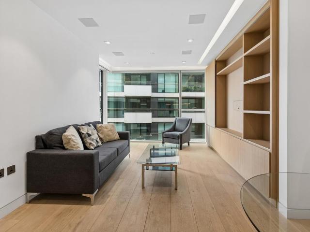 Flat for sale in Bermondsey, Greater London