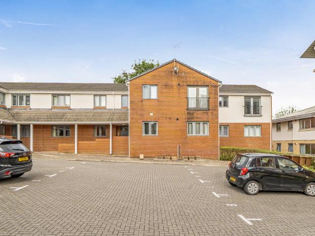 Flat for sale in Plympton, Plymouth