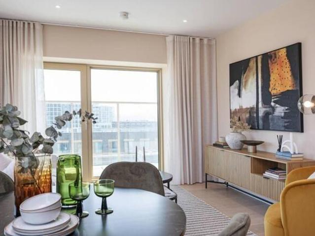 Flat for sale in Silvertown, Greater London