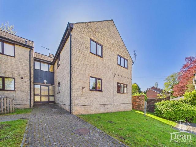 Flat for sale in Bromsberrow Heath, Gloucestershire
