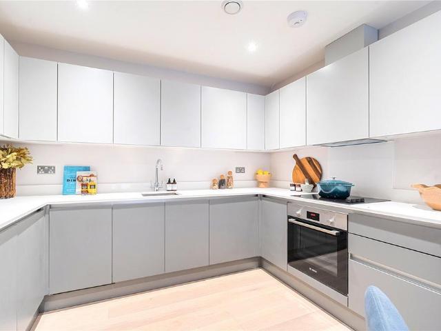 Flat for sale in Dalston, De Beauvoir Town