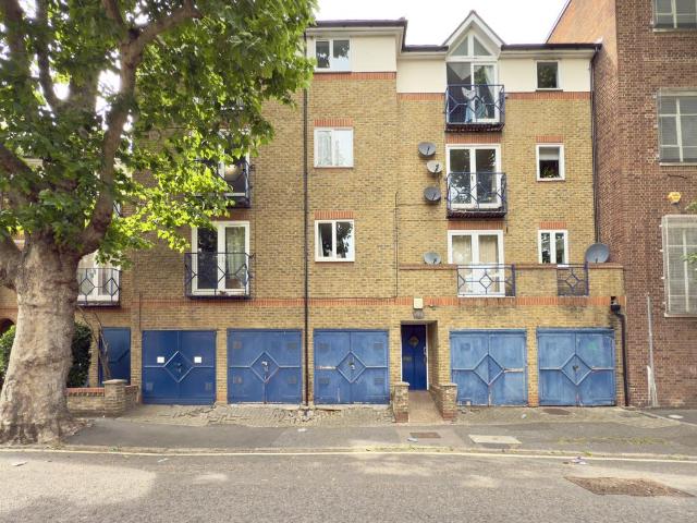 Flat for sale in Pepys Estate, Greater London