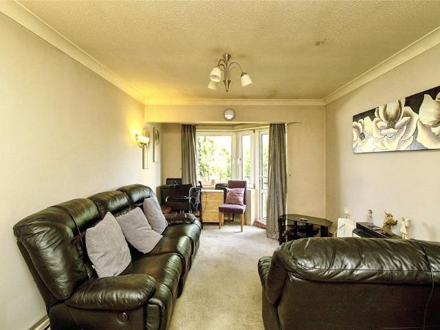 Flat for sale in Chelmsford, Essex