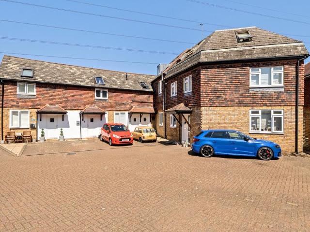 Flat for sale in Kent