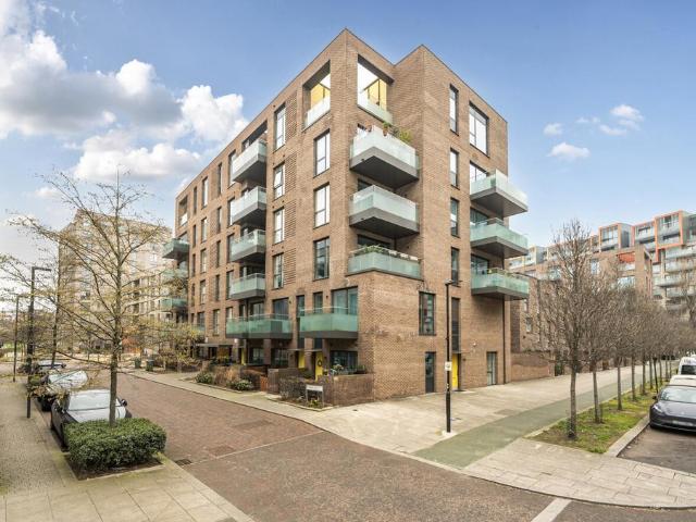 Flat for sale in East Greenwich, Greater London