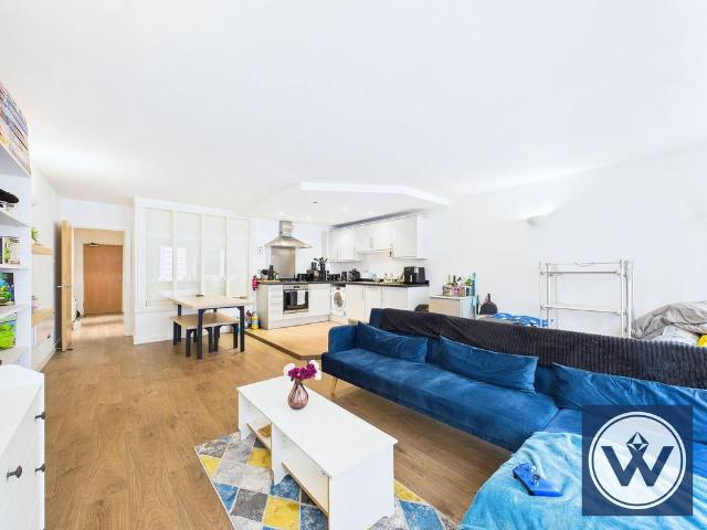 Flat for sale in West Yorkshire