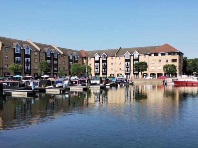 Flat for sale in Pouchen End, Hertfordshire