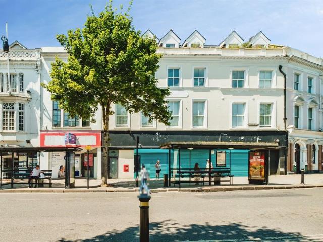 Flat for sale in Worthing, West Sussex