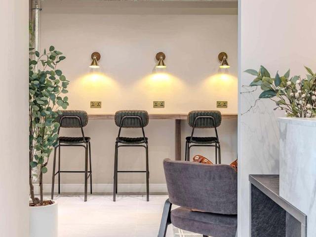 Flat for sale in North Finchley, Greater London