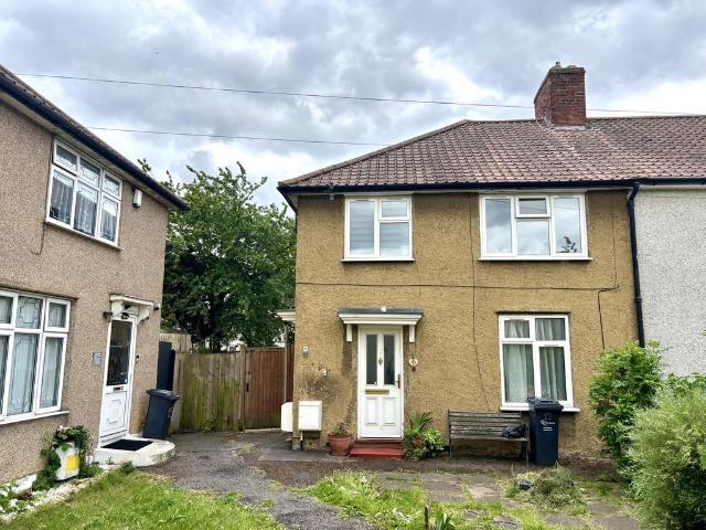 Flat for sale in Dagenham, Becontree Heath