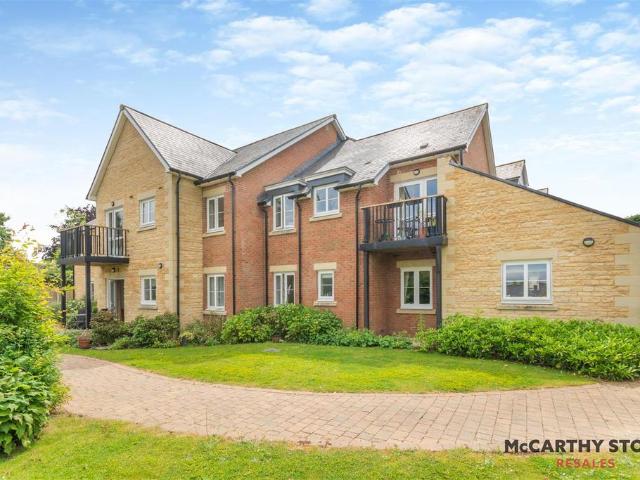 Flat for sale in Evershot, Oxfordshire