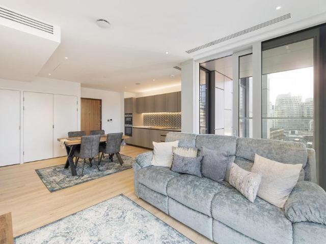 Flat for sale in Finsbury, Greater London