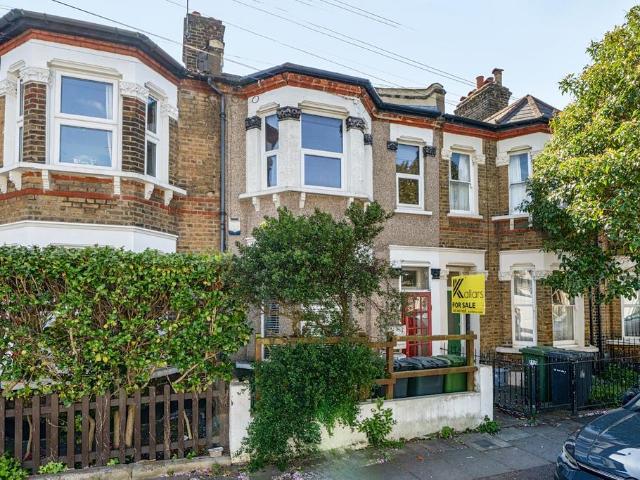 Flat for sale in London Borough of Lewisham, New Cross