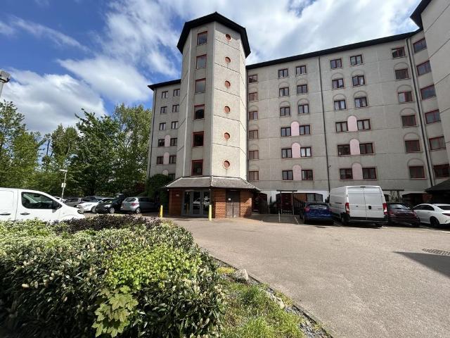 Flat for sale in Broxbourne, Hertfordshire