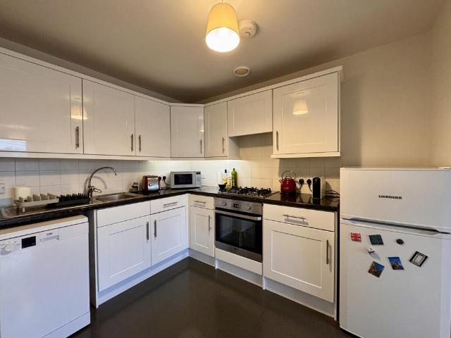 Flat for sale in Glyndon, Greater London