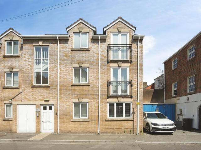 Flat for sale in Firepool, Rumwell